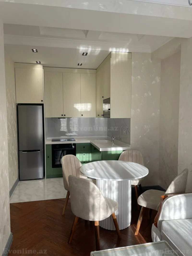 3 otaqlı Mənzil 75 m² Qara Qarayev m. Kirayə verilir