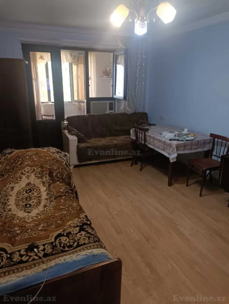 1 otaqlı Mənzil 30 m² İnşaatçılar m. Satılır