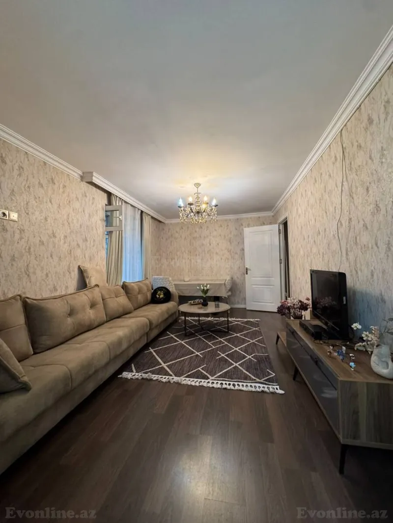 2 otaqlı Mənzil 70 m² İnşaatçılar m. Satılır
