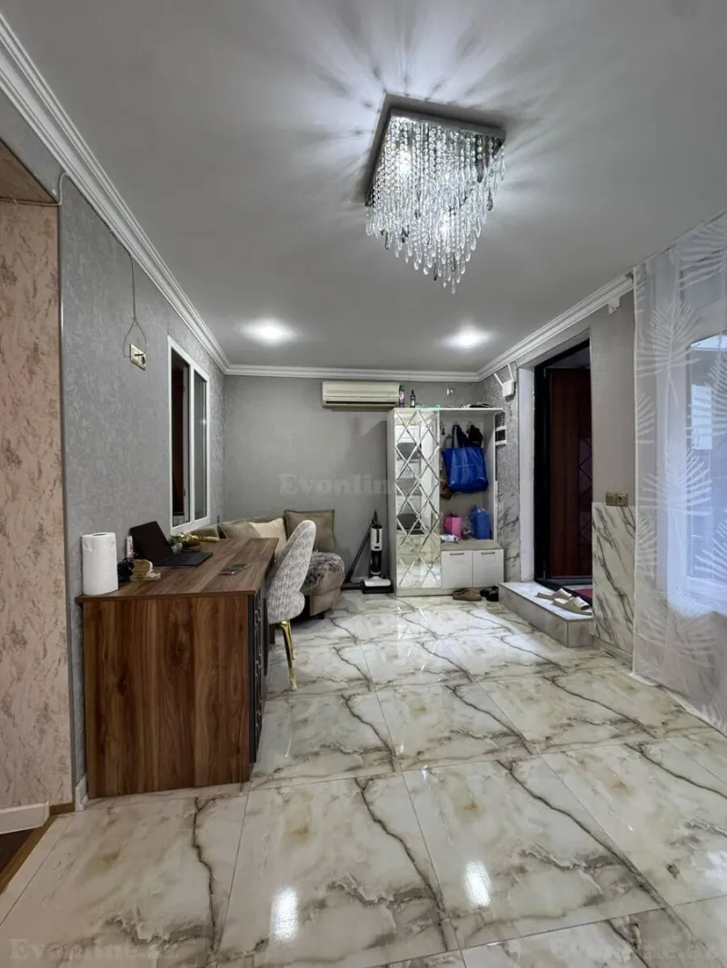 Satılır 2 otaqlı Mənzil Köhnə tikili 70 m² İnşaatçılar m. - şəkil 5