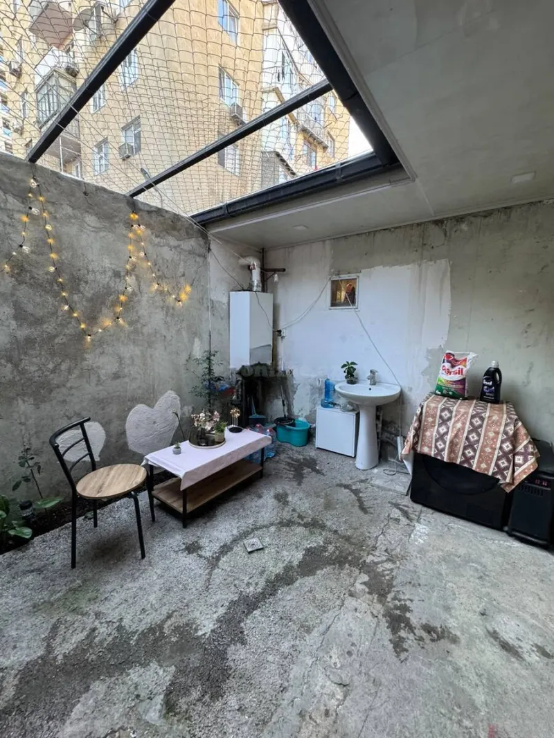 Satılır 2 otaqlı Mənzil Köhnə tikili 70 m² İnşaatçılar m. - şəkil 8