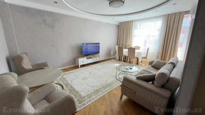 3 otaqlı Mənzil 94 m² İnşaatçılar m. Kirayə verilir