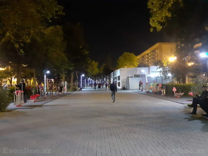 Satılır 2 otaqlı Mənzil Köhnə tikili 72 m² Gənclik m. - şəkil 2