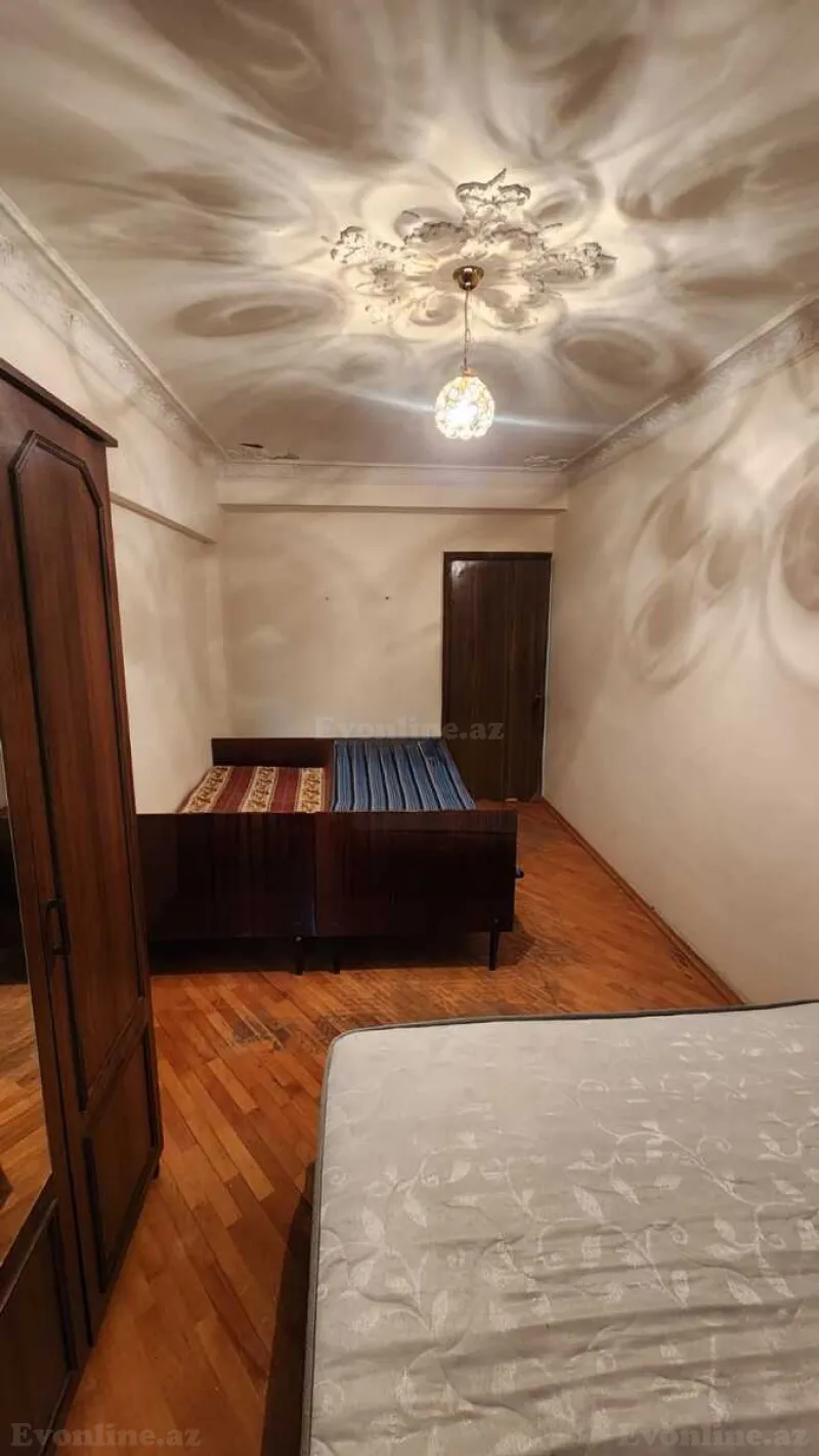 Satılır 2 otaqlı Mənzil Köhnə tikili 72 m² Gənclik m. - şəkil 6