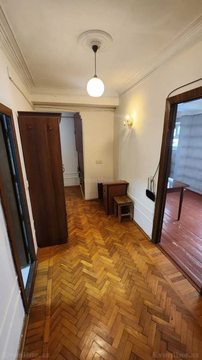 Satılır 2 otaqlı Mənzil Köhnə tikili 72 m² Gənclik m. - şəkil 9