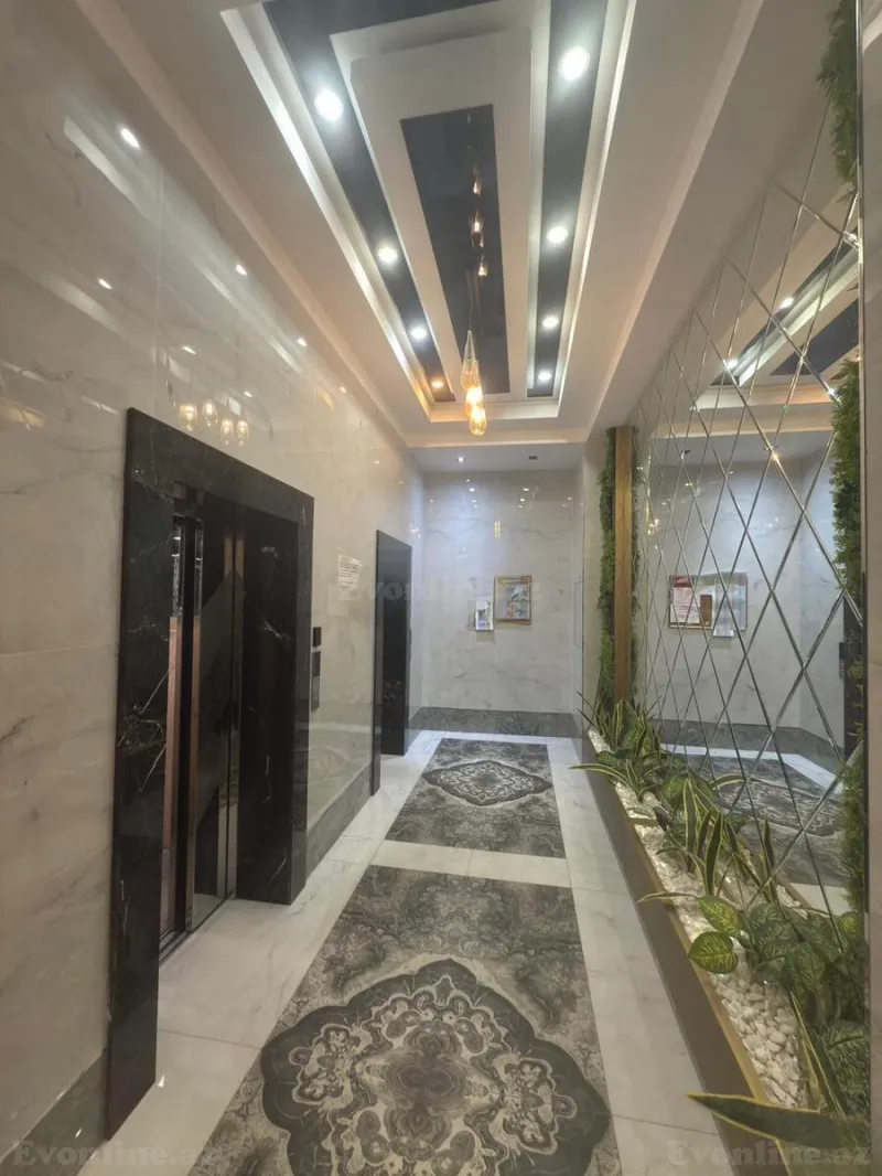 3 otaqlı Mənzil 137 m² İnşaatçılar m. Satılır