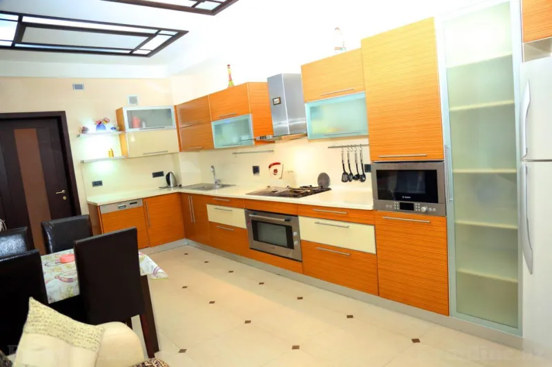 Kirayə verilir 4 otaqlı Mənzil Yeni tikili 210 m² 28 May m. - şəkil 3
