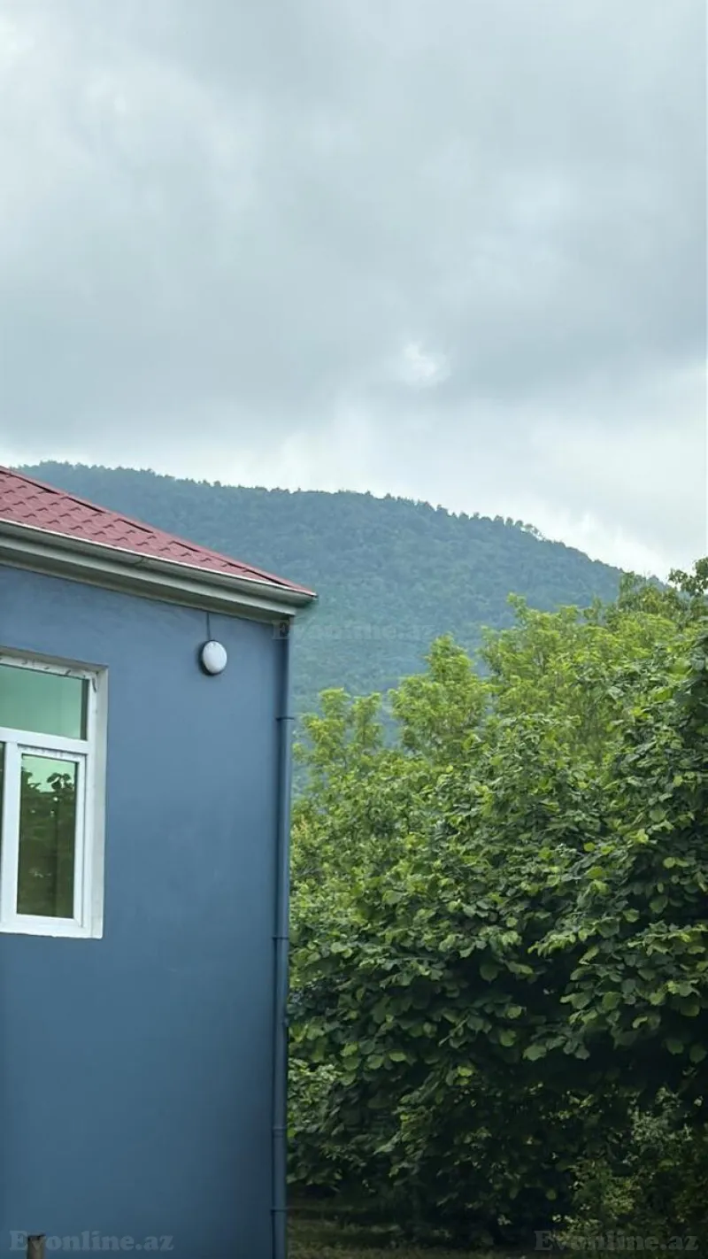 4 otaqlı Həyət evi 140 m² Qəbələ Kirayə verilir