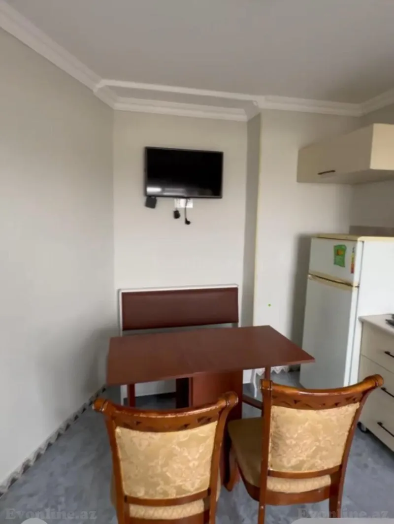 Kirayə verilir 2 otaqlı Mənzil Köhnə tikili 45 m² Gənclik m. - şəkil 6