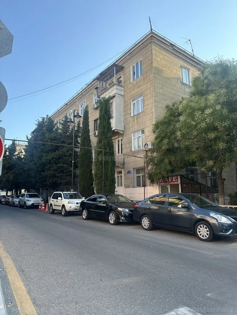 Satılır 3 otaqlı Mənzil Köhnə tikili 85 m² Elmlər Akademiyası m. - şəkil 6