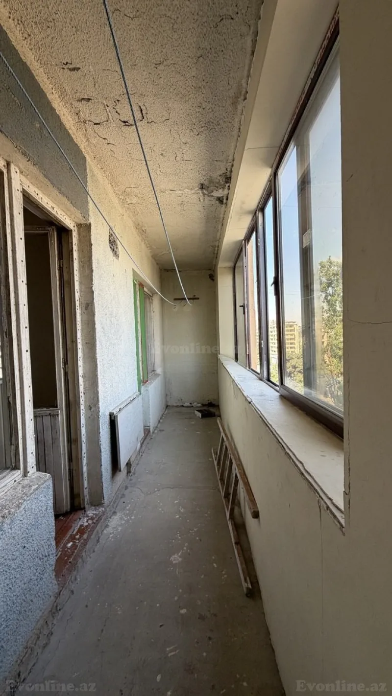 Satılır 3 otaqlı Mənzil Köhnə tikili 85 m² Bakıxanov - şəkil 3