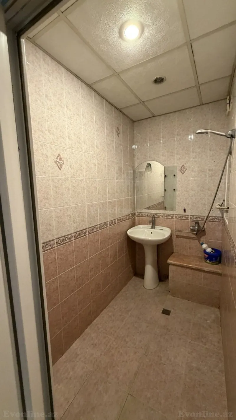 Satılır 3 otaqlı Mənzil Köhnə tikili 85 m² Bakıxanov - şəkil 9