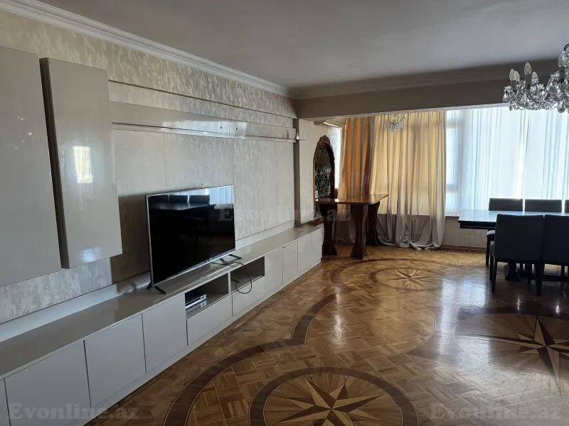 Kirayə verilir 4 otaqlı Mənzil Köhnə tikili 100 m² Dərnəgül m.