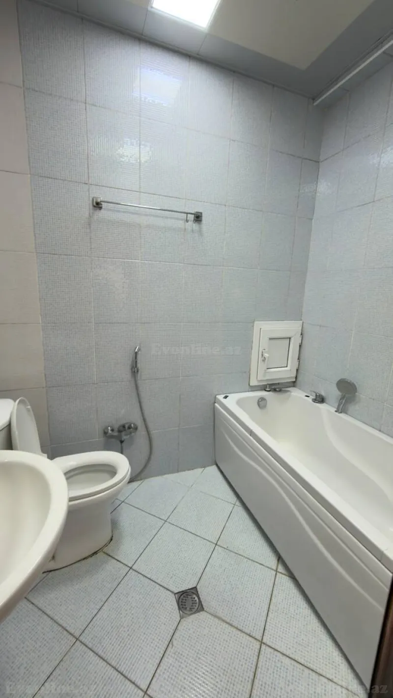 Kirayə verilir 3 otaqlı Mənzil Yeni tikili 95 m² İnşaatçılar m. - şəkil 11