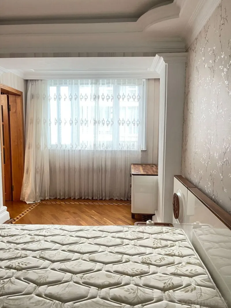 Kirayə verilir 3 otaqlı Mənzil Yeni tikili 90 m² 28 May m. - şəkil 2