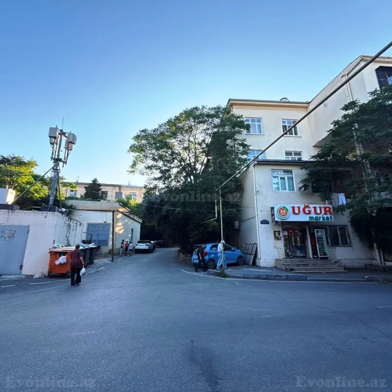 Satılır 2 otaqlı Mənzil Köhnə tikili 57 m² Yasamal r. - şəkil 2