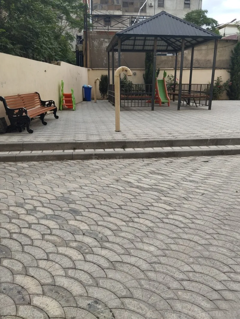 Satılır 3 otaqlı Mənzil Yeni tikili 101 m² Memar Əcəmi m. - şəkil 2