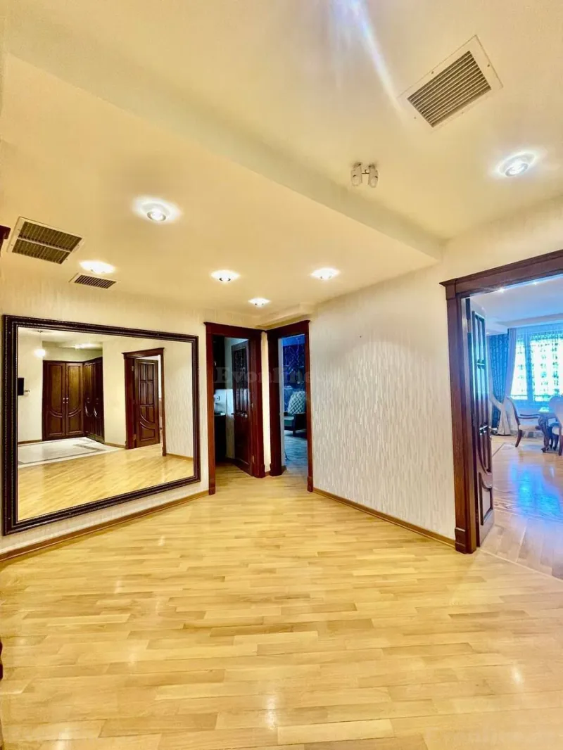 Satılır 7 otaqlı Mənzil Yeni tikili 350 m² Nəriman Nərimanov m. - şəkil 21