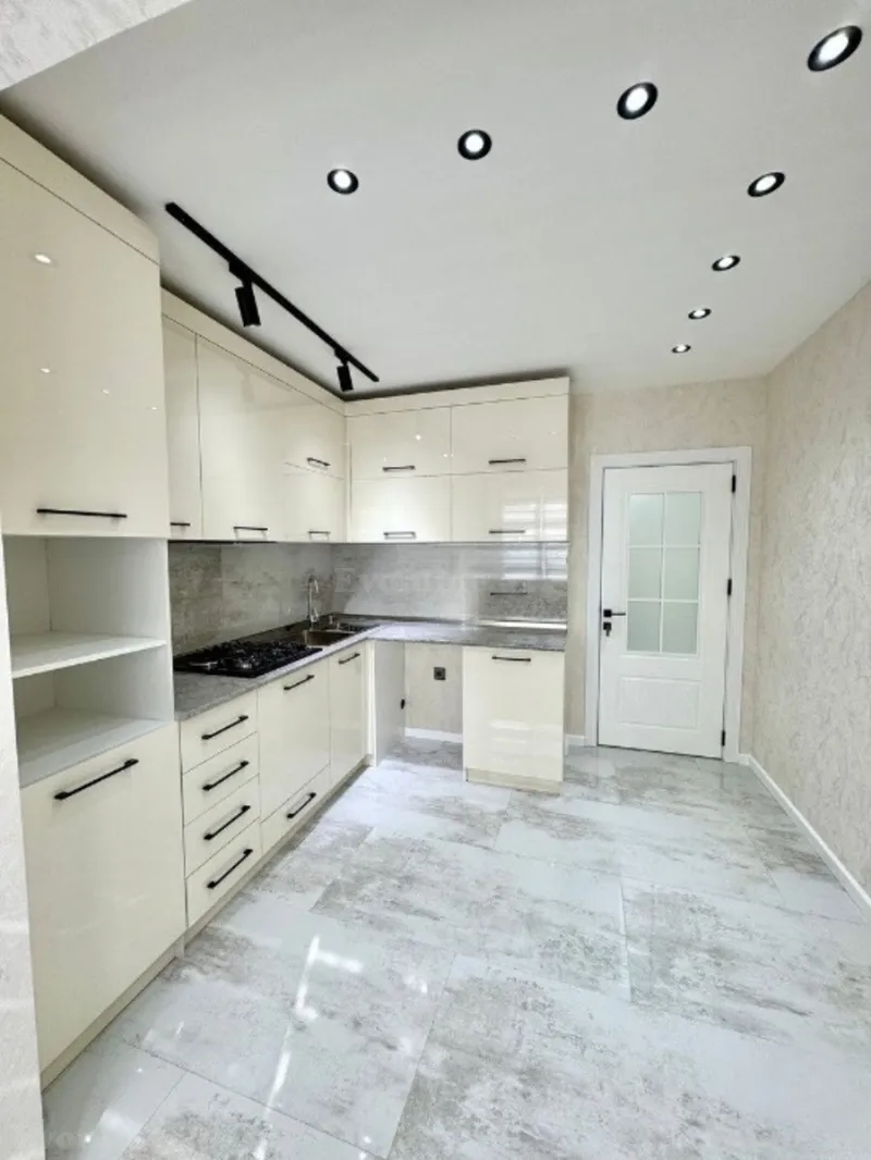 3 otaqlı Mənzil 90 m² Həzi Aslanov m. Satılır