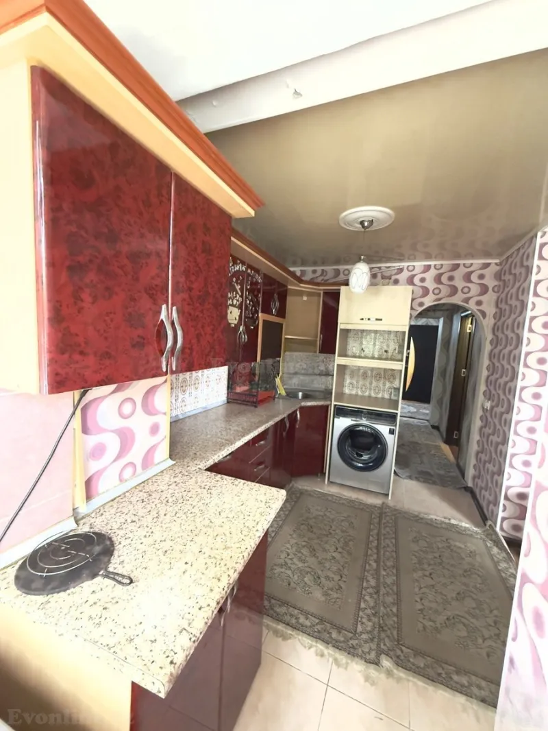 Kirayə verilir 4 otaqlı Mənzil Köhnə tikili 90 m² İnşaatçılar m. - şəkil 12