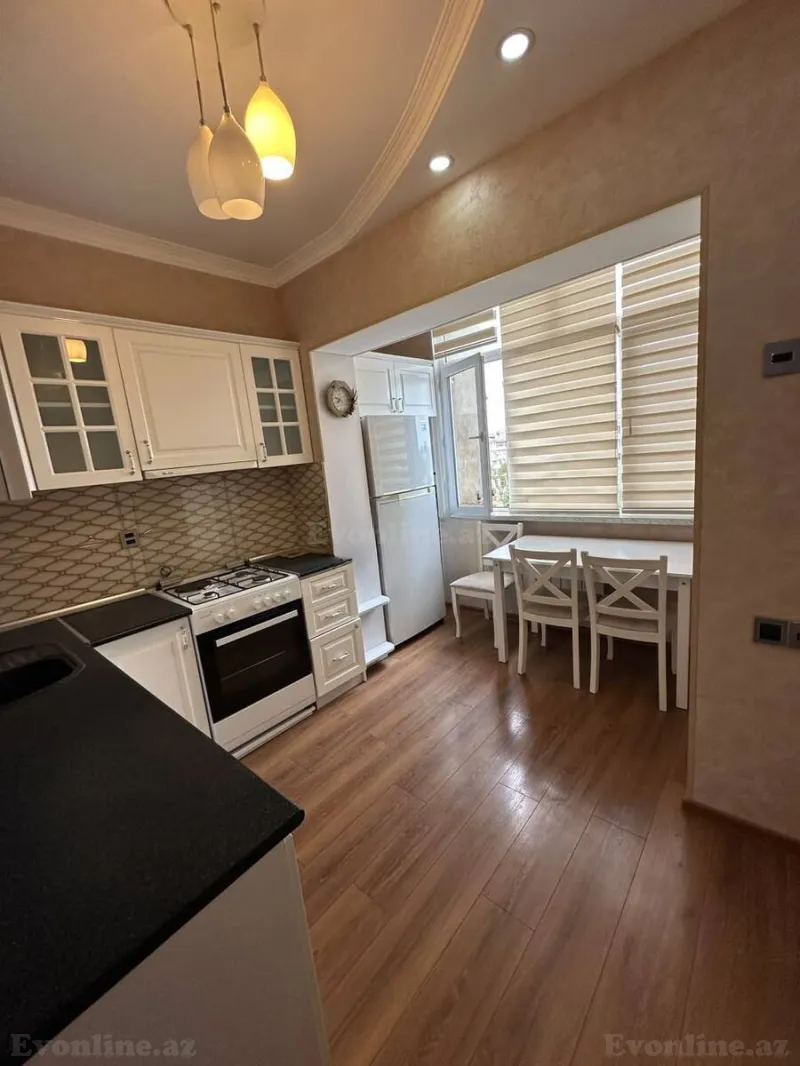 Kirayə verilir 4 otaqlı Mənzil Köhnə tikili 140 m² Xalqlar Dostluğu m. - şəkil 3