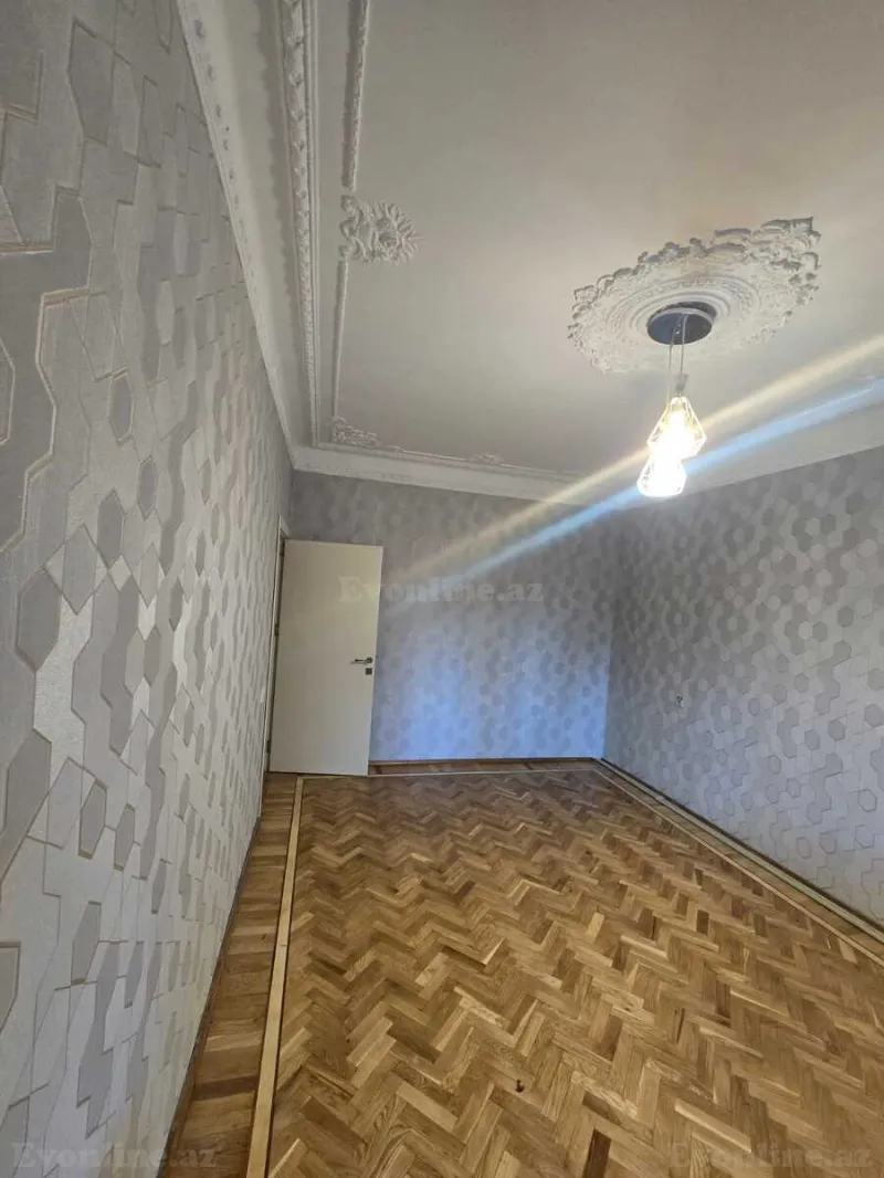 Satılır 5 otaqlı Mənzil Köhnə tikili 120 m² Azadlıq prospekti m. - şəkil 8