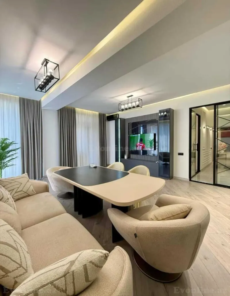 Satılır 3 otaqlı Mənzil Yeni tikili 140 m² 28 May m. - şəkil 2