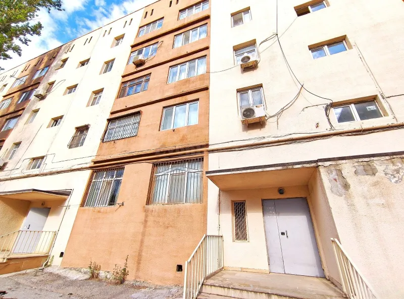 3 otaqlı Mənzil 85 m² Qara Qarayev m. Satılır