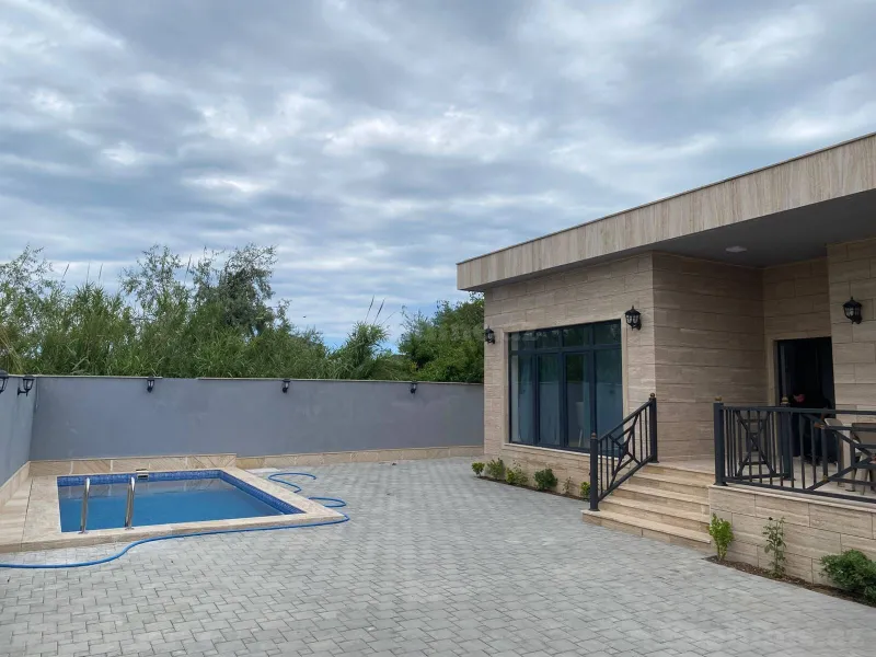 3 otaqlı Həyət evi 100 m² Novxanı Satılır