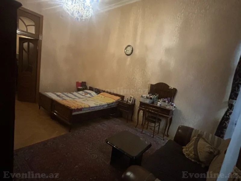 Kirayə verilir 1 otaqlı Mənzil Köhnə tikili 60 m² Sahil m. - şəkil 2