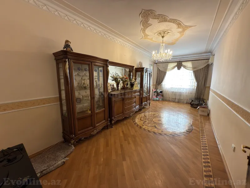 3 otaqlı Mənzil 115 m² Neftçilər m. Satılır
