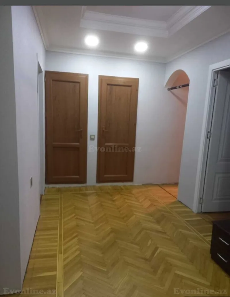 Kirayə verilir 4 otaqlı Mənzil Köhnə tikili 101 m² Q.Qarayev pr. - şəkil 7