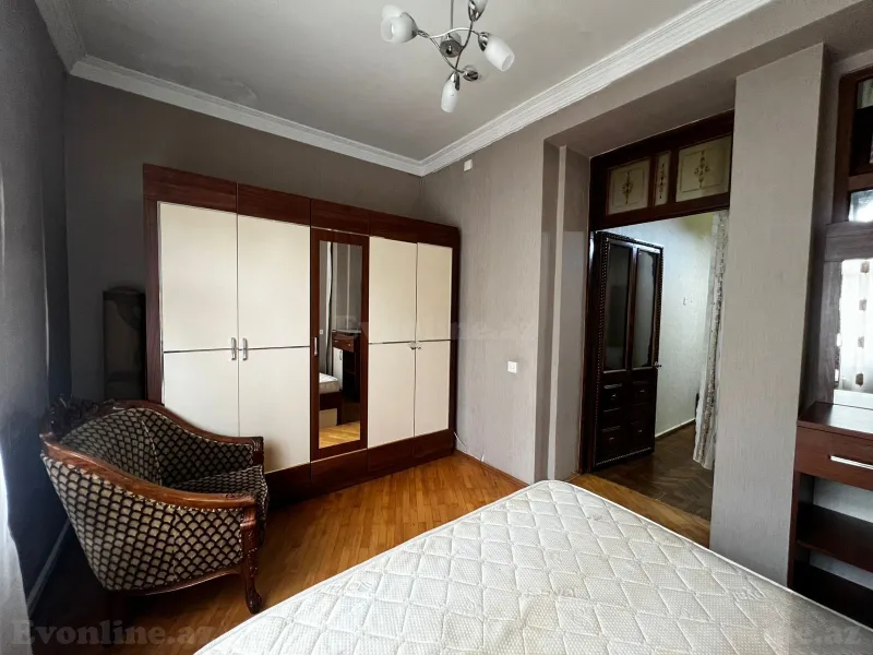 4 otaqlı Mənzil 80 m² Nizami m. Kirayə verilir