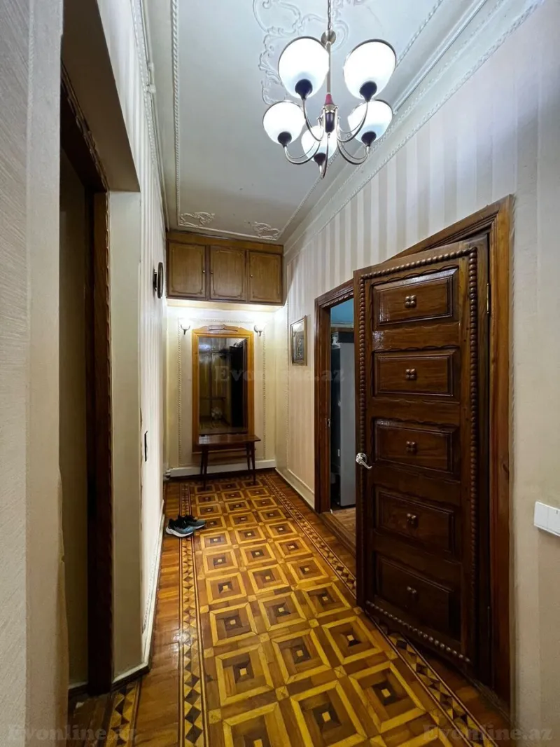 Kirayə verilir 4 otaqlı Mənzil Köhnə tikili 80 m² Nizami m. - şəkil 10