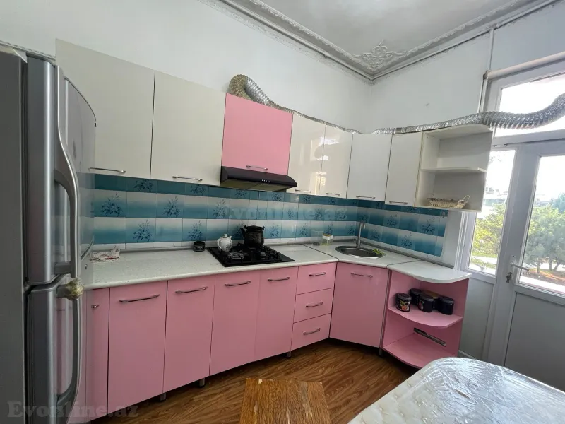 Kirayə verilir 4 otaqlı Mənzil Köhnə tikili 80 m² Nizami m. - şəkil 12
