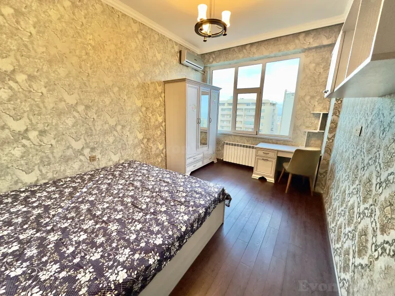 Satılır 4 otaqlı Mənzil Yeni tikili 165 m² Elmlər Akademiyası m. - şəkil 12