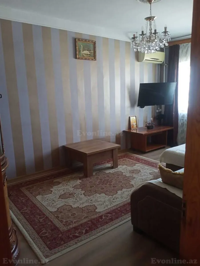 Bakı, Xətai r.da 3 otaqlı mənzil satılır