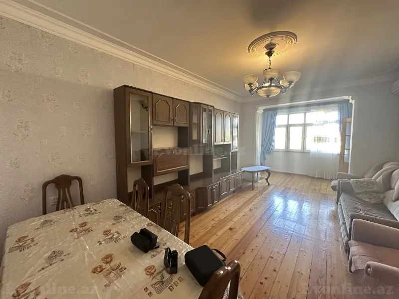 Satılır 2 otaqlı Mənzil Köhnə tikili 65 m² Xalqlar Dostluğu m. - şəkil 2