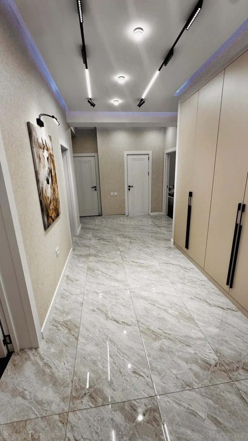 3 otaqlı Mənzil 145 m² Neftçilər m. Kirayə verilir