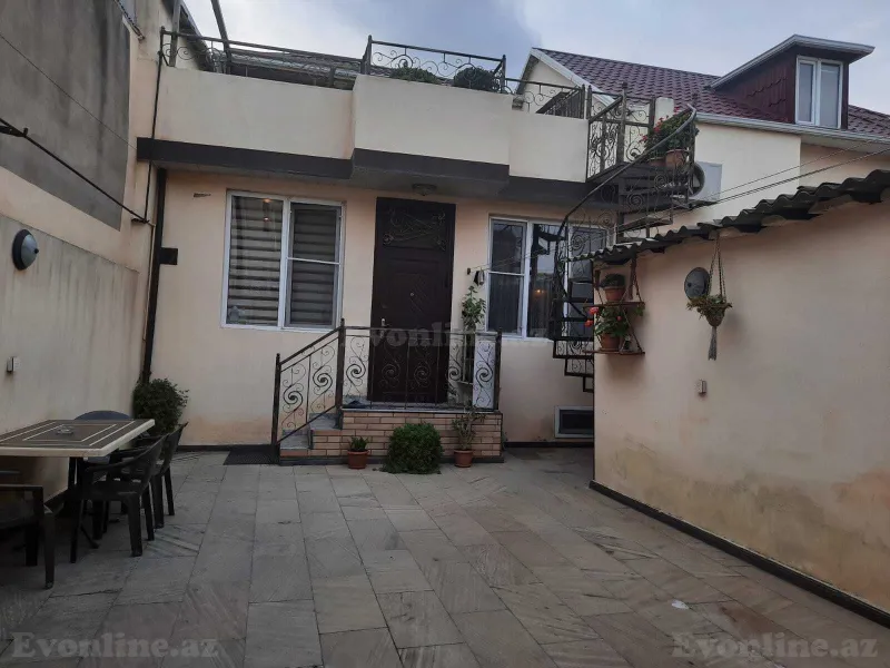 3 otaqlı Həyət evi 235 m² Əhmədli m. Satılır