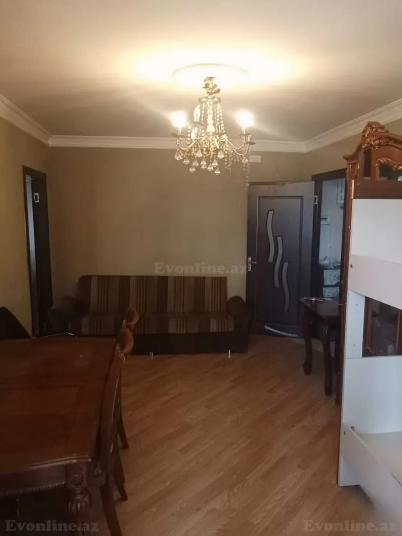 Bakı, Yasamal r., İnşaatçılar m.da 2 otaqlı mənzil satılır