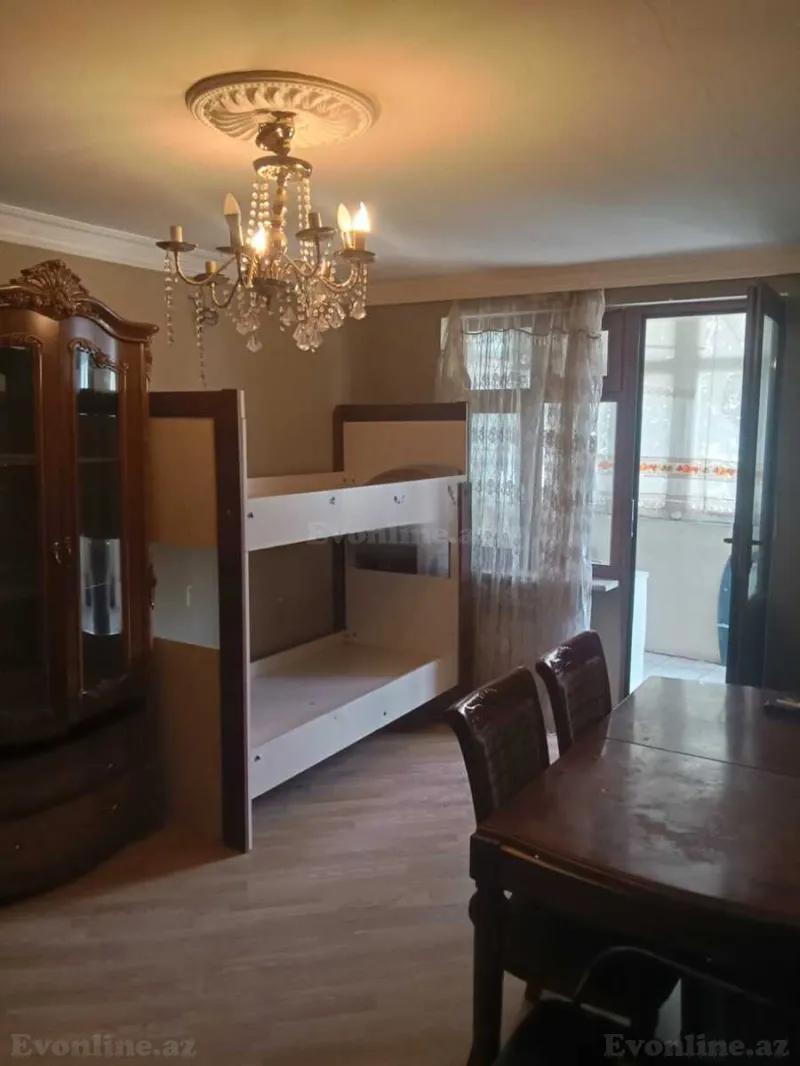 Satılır 2 otaqlı Mənzil Köhnə tikili 45 m² İnşaatçılar m. - şəkil 2