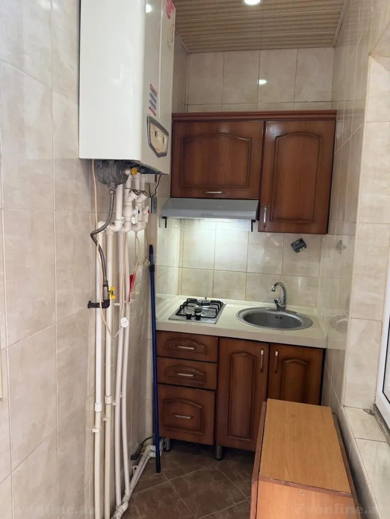 Kirayə verilir 2 otaqlı Mənzil Köhnə tikili 42 m² Memar Əcəmi m. - şəkil 10