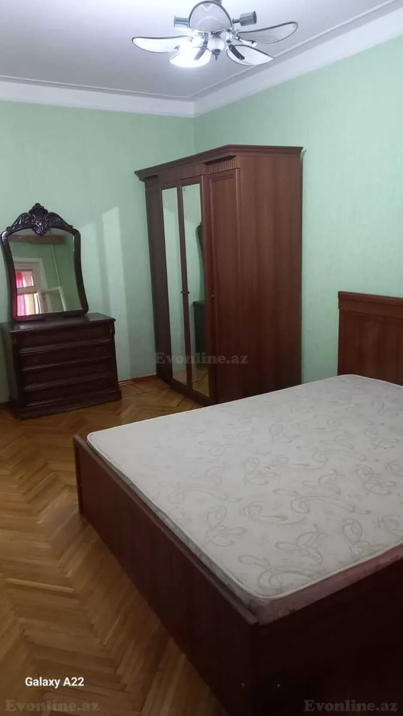 Bakı, Xətai r., Əhmədli m.da 3 otaqlı mənzil kirayə verilir