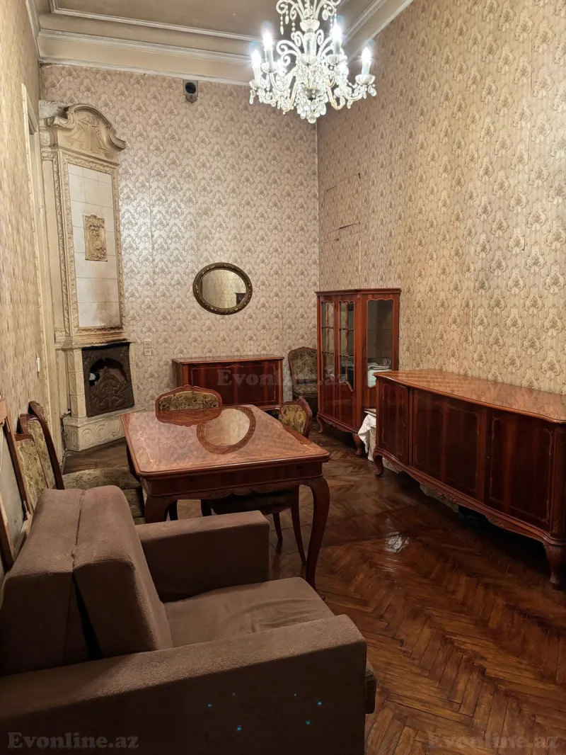 Satılır 2 otaqlı Mənzil Köhnə tikili 55 m² Səbail r. - şəkil 3