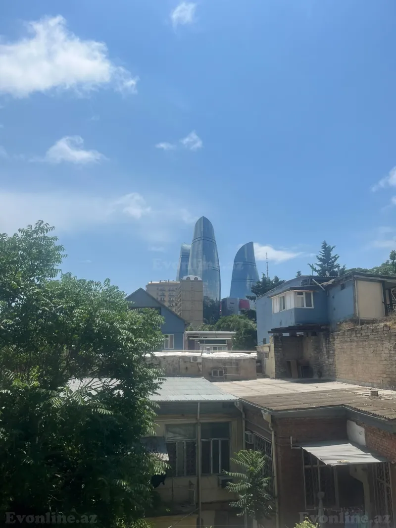 Satılır 2 otaqlı Mənzil Köhnə tikili 55 m² Səbail r. - şəkil 5