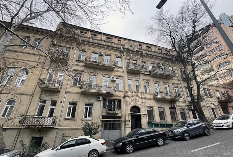 Satılır 2 otaqlı Mənzil Köhnə tikili 55 m² Səbail r. - şəkil 6