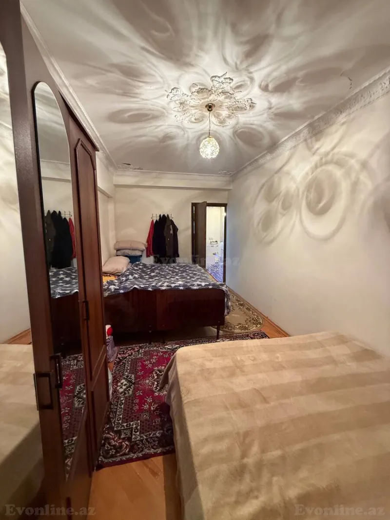 Satılır 2 otaqlı Mənzil Köhnə tikili 65 m² Gənclik m. - şəkil 3