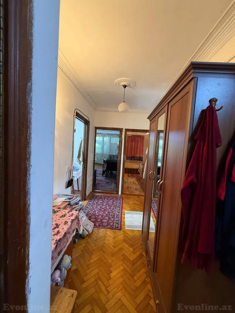 Satılır 2 otaqlı Mənzil Köhnə tikili 65 m² Gənclik m. - şəkil 5