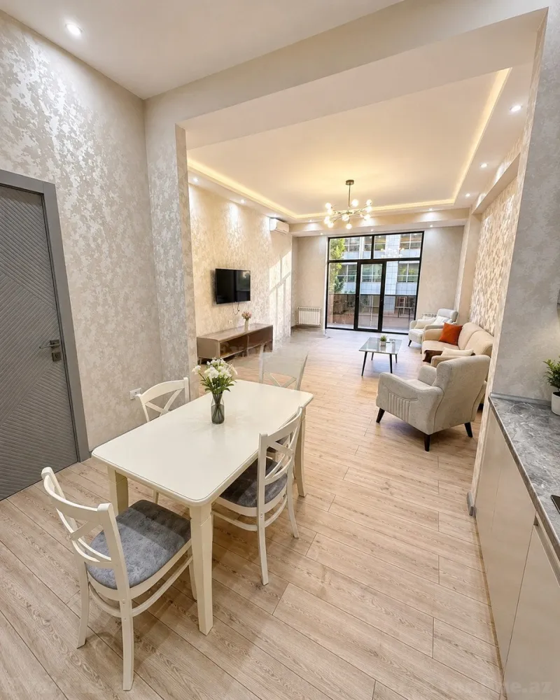 2 otaqlı Mənzil 91 m² 28 May m. Kirayə verilir